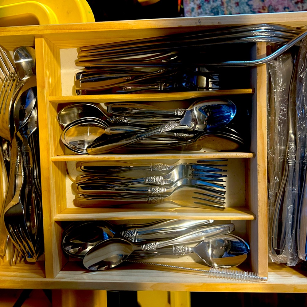 Oneida Vista Flatware Set Stainless Silver‎